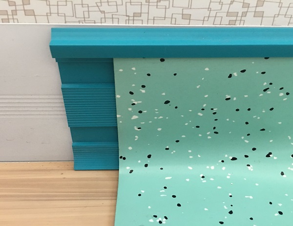 PVC地板上墻襯板